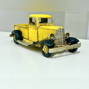 Vtg Artisan Hand Crafted Rustic Retro Old School Pick Up Truck Model